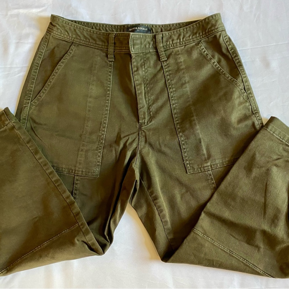 Banana Republic Sheltered Earth Cargo Pants Women’s Petite Size 10